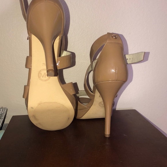 Michael Kors heel. - Picture 3 of 3